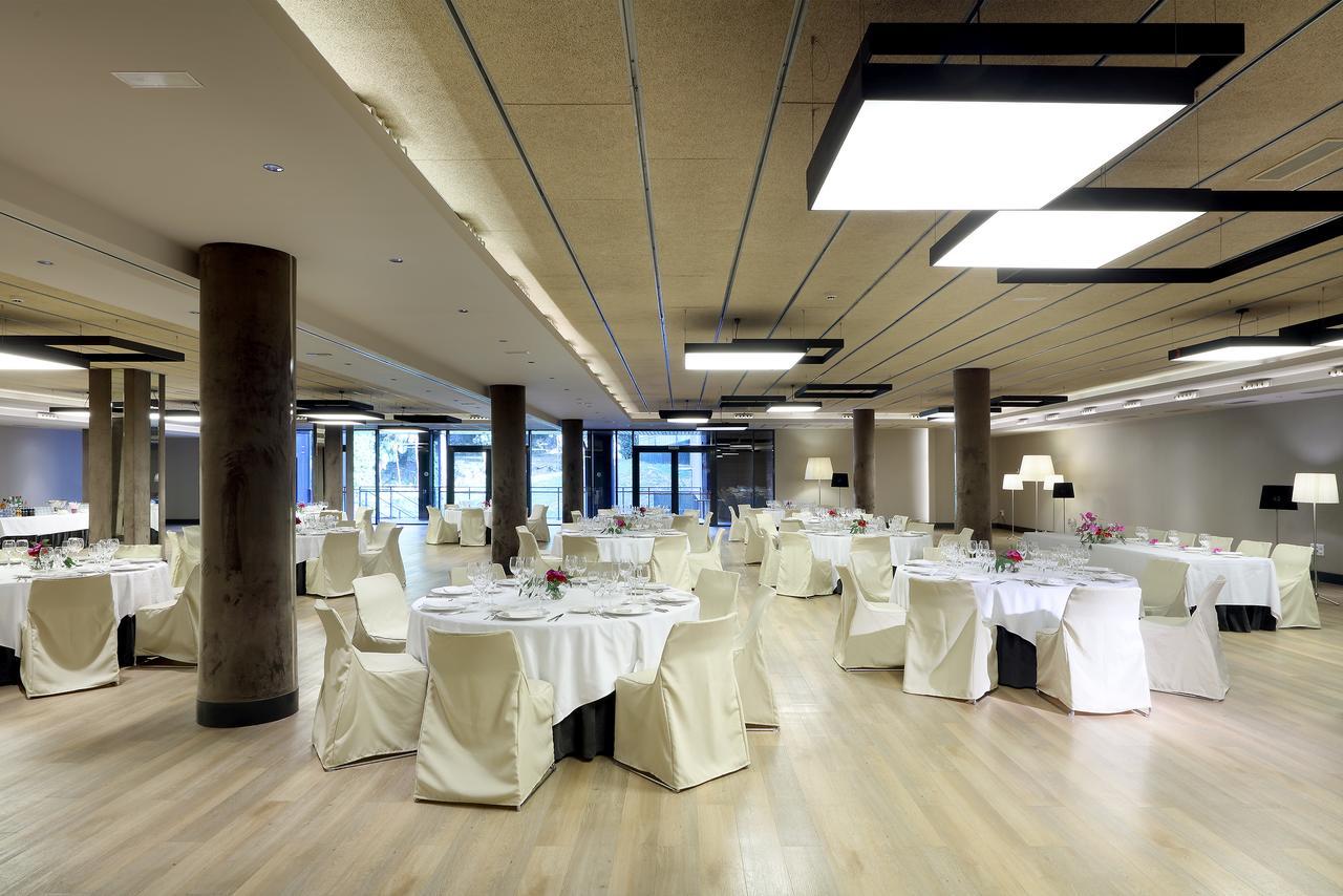 Hotel Occidental Bilbao Esterno foto